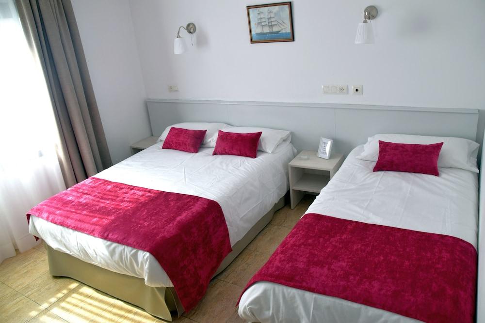 Hotel Bella Dolores Lloret de Mar Exteriör bild