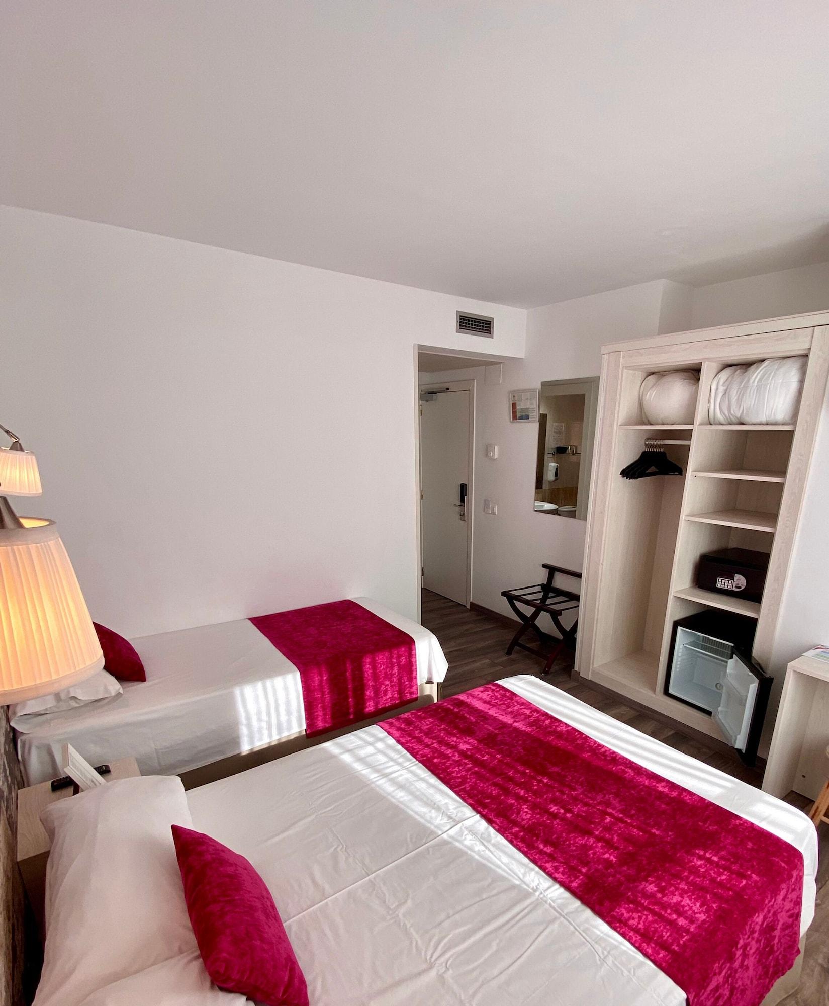 Hotel Bella Dolores Lloret de Mar Exteriör bild