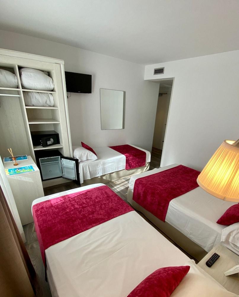Hotel Bella Dolores Lloret de Mar Exteriör bild